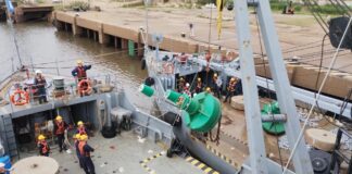 LA ARMADA ARGENTINA CONTINÚA LAS TAREAS DE BALIZAMIENTO EN EL RÍO URUGUAY