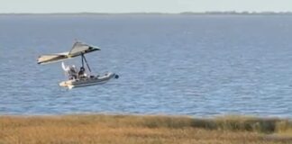 PREFECTURA CAPTURÓ UNA LANCHA VOLADORA QUE HACÍA MANIOBRAS PELIGROSAS EN EL RÍO DE LA PLATA