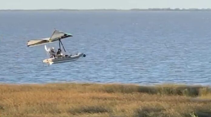 PREFECTURA CAPTURÓ UNA LANCHA VOLADORA QUE HACÍA MANIOBRAS PELIGROSAS EN EL RÍO DE LA PLATA