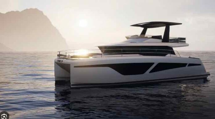 CODE 07, LA PRIMERA UNIDAD DE LA NUEVA MARCA DE CATAMARANES A MOTOR FOUNTAINE PAJOT Y COUACH