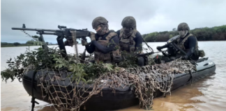 BUSCAN A UN SARGENTO DEL EJÉRCITO QUE CAYÓ AL RÍO PARANÁ DURANTE UN EJERCICIO MILITAR