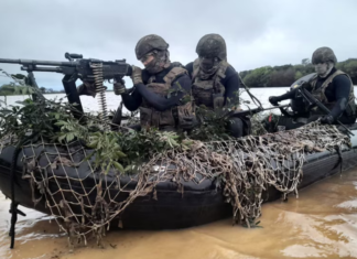 BUSCAN A UN SARGENTO DEL EJÉRCITO QUE CAYÓ AL RÍO PARANÁ DURANTE UN EJERCICIO MILITAR