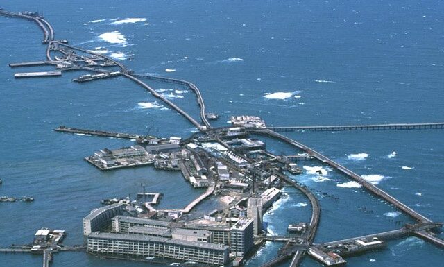 LA MISTERIOSA CIUDAD FLOTANTE DE LA ERA SOVIÉTICA QUE SE CONSTRUYÓ SOBRE BARCOS HUNDIDOS