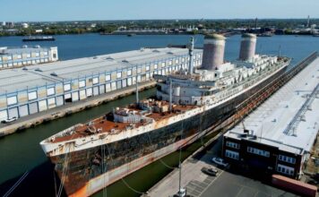 EL HISTÓRICO “SS UNITED STATES” ENFRENTA NUEVOS RETRASOS EN SU ÚLTIMO VIAJE PARA CONVERTIRSE EN EL ARRECIFE ARTIFICIAL MÁS GRANDEL DEL MUNDO