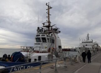 HALLAN MUERTO A UN HOMBRE EN UN BUQUE DE LA PREFECTURA AMARRADO EN EL PUERTO DE ING. WHITE