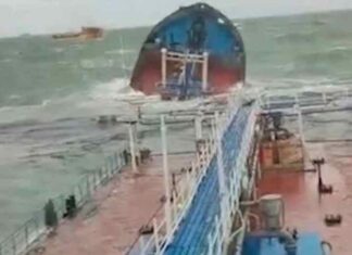 DERRAMES DE PETRÓLEO EN EL ESTRECHO DE KERCH TRAS LA ROTURA DE UN PETROLERO RUSO EN MEDIO DE UNA TORMENTA