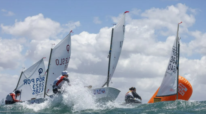 MUNDIAL DE OPTIMIST EN MDQ – EL ARGENTINO LUCAS VOGT ES LÍDER EN LA CLASIFICACIÓN GENERAL
