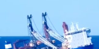 MIRÁ CÓMO ESTE BARCO DE CARGA RUSO SE HUNDE EN EL MEDITERRÁNEO TRÁS UNA EXPLOSIÓN