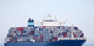 UN BARCO CON MÁS DE 1.300 CONTENEDORES DE CEREZAS ESTÁ A LA DERIVA EN MICRONESIA