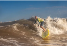 FIESTA DEL SURF CON TODAS LAS GENERACIONES REUNIDAS BAJO LA LUNA LLENA EN MAR DEL PLATA
