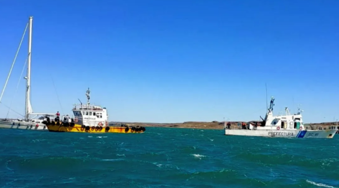 SANTA CRUZ: PREFECTURA ASISTIÓ A UN VELERO AVERIADO CON DOS PERSONAS A BORDO