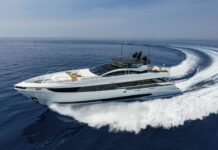 ES UN MANGUSTA 33 DE OVERMARINE, EL NUEVO YATE DE MAX VERSTAPPEN