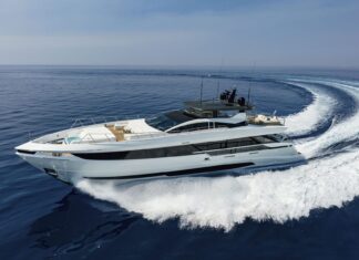 ES UN MANGUSTA 33 DE OVERMARINE, EL NUEVO YATE DE MAX VERSTAPPEN