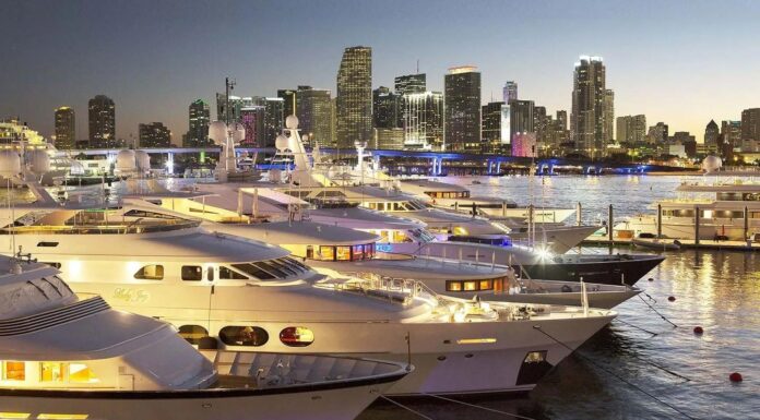 SALÓN NÁUTICO INTERNACIONAL DE MIAMI