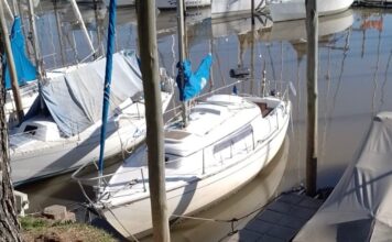 NAUFRAGÓ EL VELERO “ARION” CLASE BRIES DE 8 METROS EN EL RÍO DE LA PLATA