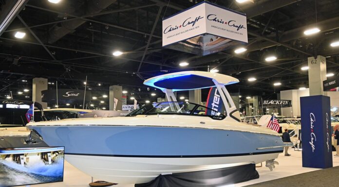 CHRIS-CRAFT LANZA UN NUEVO MODELO DE MOTOR FUERA DE BORDA EN MIAMI