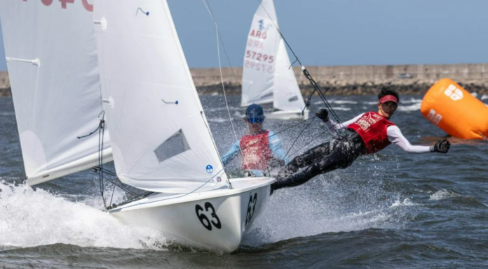 ELECTRIZANTES REGATAS DENTRO DEL PUERTO PARA CONSAGRAR A LOS CAMPEONES