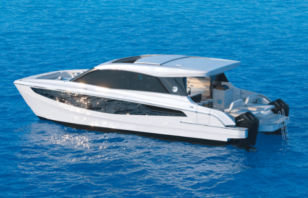 AQUILA POWER CAT ESTRENA LA NUEVA SERIE DE COUPE CON FOILS FIJOS