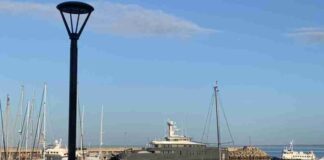 SHINKAI, EL LUJOSO YATE QUE VISITA EL PUERTO DE PIRIÁPOLIS