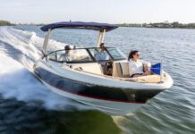 CHRIS-CRAFT CONSTRUYE UNA LANCHA PARA WAKEBOARD