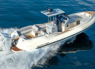 ENVY 950 TENDER: ELEGANCIA A 60 NUDOS DE VELOCIDAD