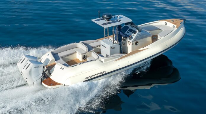 ENVY 950 TENDER: ELEGANCIA A 60 NUDOS DE VELOCIDAD
