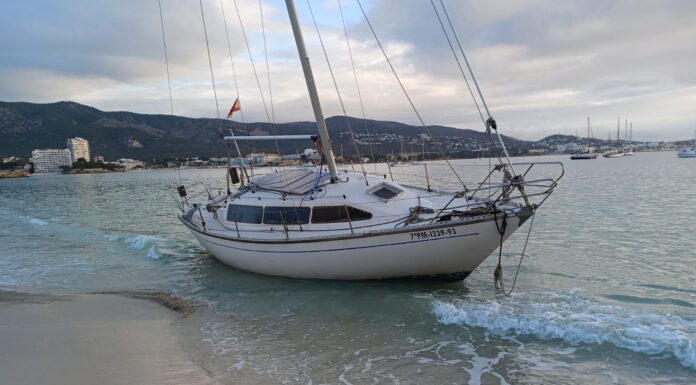 MALLORCA – APARECE OTRO VELERO VARADO EN LA PLAYA DE LOS NAUFRAGIOS DE CALVIÁ, SON MATIES: ESTA ES LA HISTORIA DE LOS CASOS MÁS RECIENTES