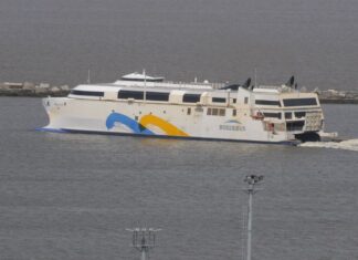 SE AVERIÓ “FRANCISCO”, EL BARCO DE BUQUEBUS QUE CONECTA BUENOS AIRES CON MONTEVIDEO