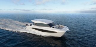 AQUILA POWER CAT ESTRENA UNA NUEVA SERIE COUPÉ CON LÁMINAS FIJAS