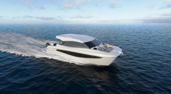 AQUILA POWER CAT ESTRENA UNA NUEVA SERIE COUPÉ CON LÁMINAS FIJAS