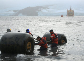 ÚLTIMA ESCALA DEL ROMPEHIELOS ARA “ALMIRANTE IRIZAR” EN LA ANTÁRTIDA