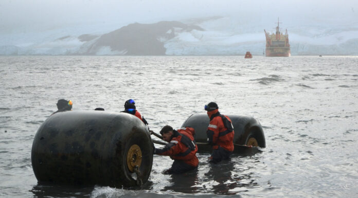 ÚLTIMA ESCALA DEL ROMPEHIELOS ARA “ALMIRANTE IRIZAR” EN LA ANTÁRTIDA