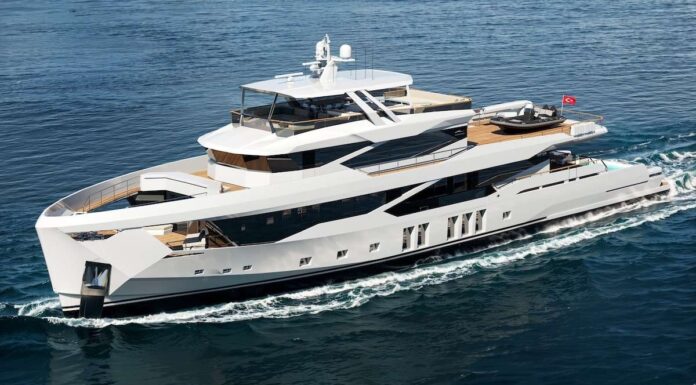 NUMARINE PRESENTA SU NUEVO SUPERYATE INSIGNIA