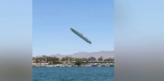 VIDEO – IMPACTANTE VUELO DE UN CATAMARÁN INTENTANDO BATIR UN RÉCORD DE VELOCIDAD EN EL AGUA