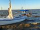 UN VELERO QUEDÓ ENCALLADO EN LA ENTRADA AL NÁUTICO DE QUILMES