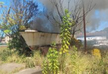 INCENDIARON UNA EMBARCACIÓN ABANDONADA EN EL PUERTO DE PARANÁ