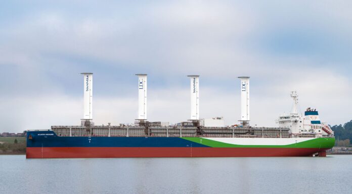 LAS VELAS DE SUCCIÓN MÁS GRANDES DEL MUNDO INSTALADAS EN UN BUQUE TRANSPORTADOR DE JUGOS