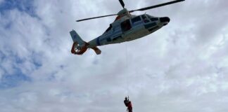 MAR DEL PLATA: PERSONAL DE PREFECTURA SE CAPACITÓ EN TÉCNICAS DE SALVAMENTO Y SUPERVIVENCIA