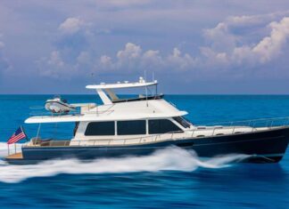 EL GRAND BANKS 62 SE ESTRENA CON GRAN ÉXITO EL EL SALÓN NÁUTICO INTERNACIONAL DE PALM BEACH