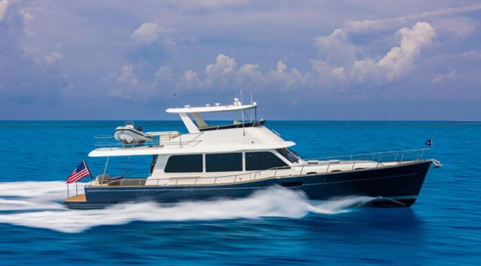 EL GRAND BANKS 62 SE ESTRENA CON GRAN ÉXITO EL EL SALÓN NÁUTICO INTERNACIONAL DE PALM BEACH