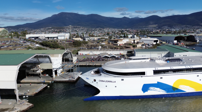 FASE FINAL – “CHINA ZORRILLA”, EL CATAMARÁN ELÉCTRICO QUE UNIRÁ ARGENTINA Y URUGUAY ESTÁ EN EL ÚLTIMO TRAMO DE SU CONSTRUCCIÓN