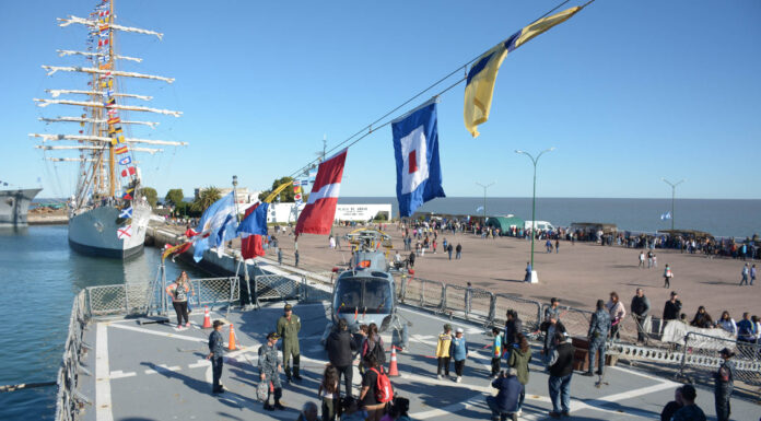 JORNADA DE PUERTAS ABIERTAS DE LA ARMADA EN PUERTO BELGRANO