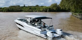 PRESENTACIÓN – CAT 700 OPEN 2025, UN CÓMODO CATAMARÁN DE 7 METROS