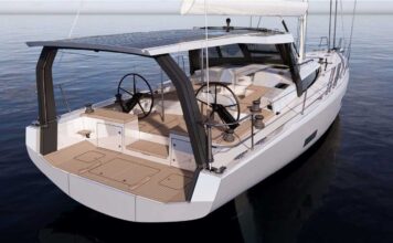ICE 64 EXPLORER COMPLETA SUS PRIMERAS PRUEBAS DE MAR EN ITALIA