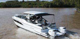 TV – HOY EN ESLORAS PRESENTAMOS EL CAT 700 DE NAUTIGLASS