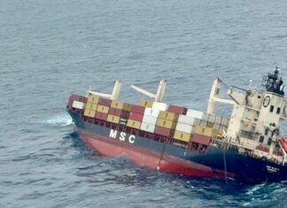 EL PORTACONTENEDORES MSC ELSA 3 SE HUNDE FRENTE A LA COSTA DE INDIA Y SUS 24 TRIPULANTES SON RESCATADOS
