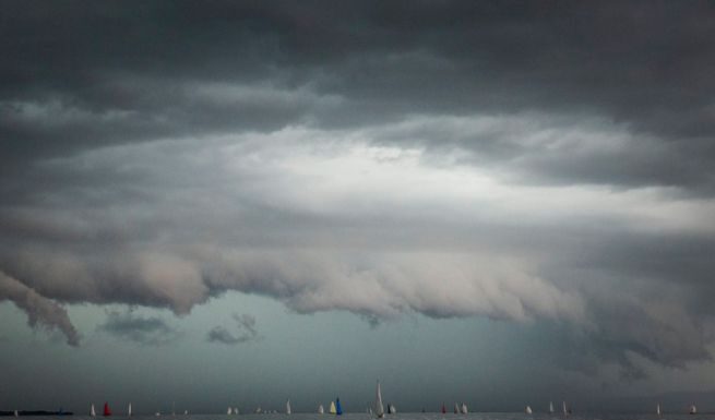 TORMENTAS EN EL MAR, CONOCIÉNDOLAS MEJOR