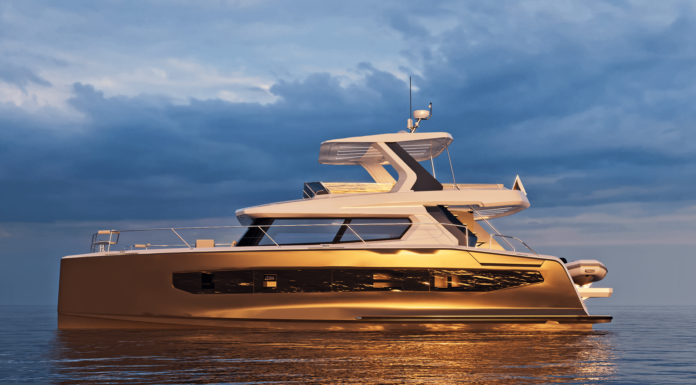 EL PRIMER CATAMARÁN DE OMAYA YACHTS LLEGA AL AGUA