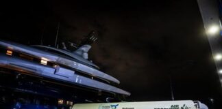 EL YATE FEADSHIP CARGA HIDRÓGENO LÍQUIDO POR PRIMERA VEZ EN ÁMSTERDAM