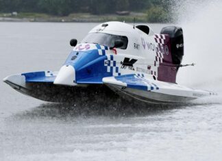 LA LANCHA DE CARRERRAS ELÉCTRICA DE FÓRMULA 4 DE MALABO HACE SU DEBUT